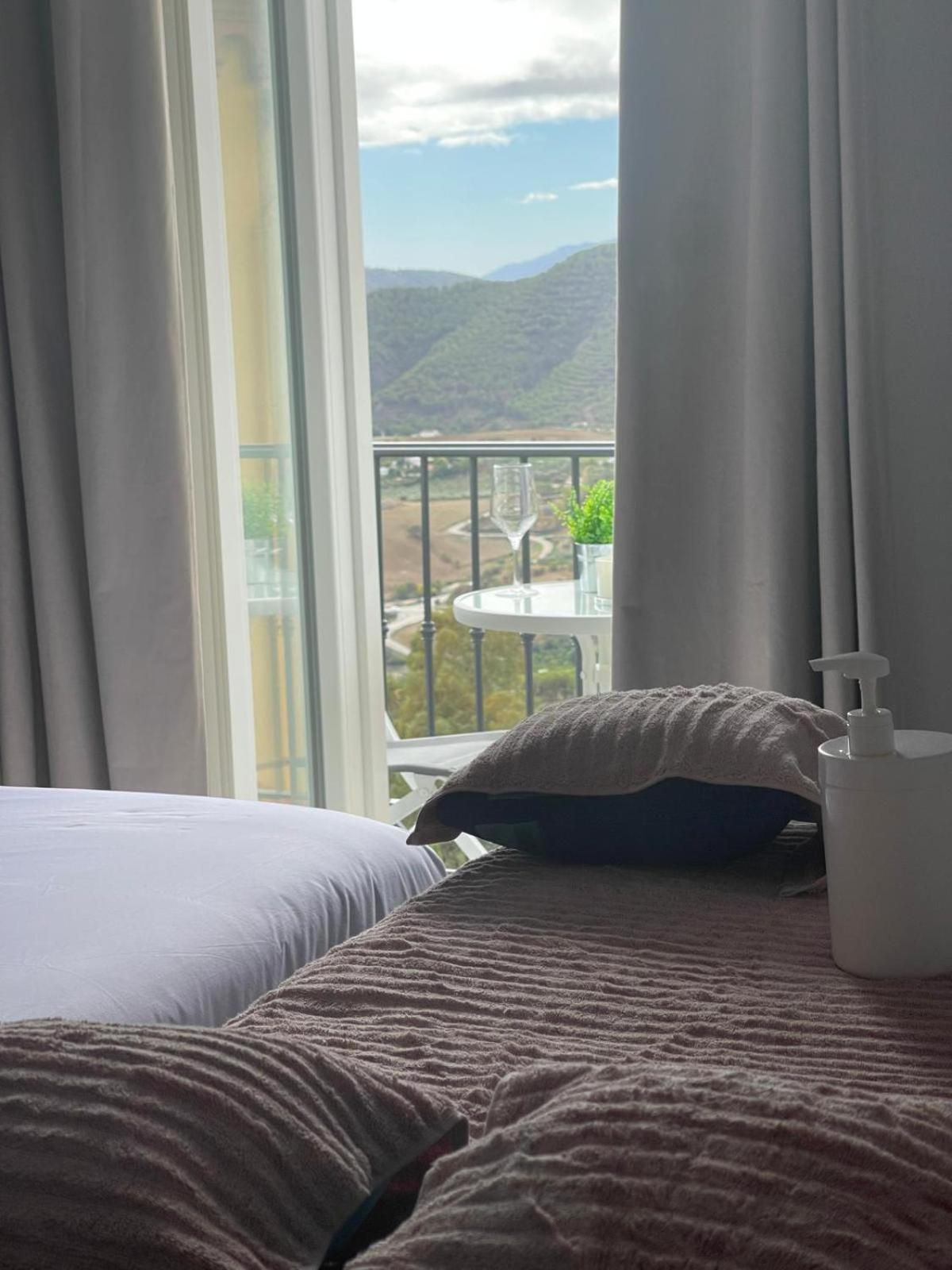 Caminito Rey & Banderas Spa Relax Carratraca Bagian luar foto